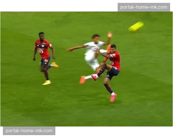 昂热0-0里昂，两队闷平各取一分